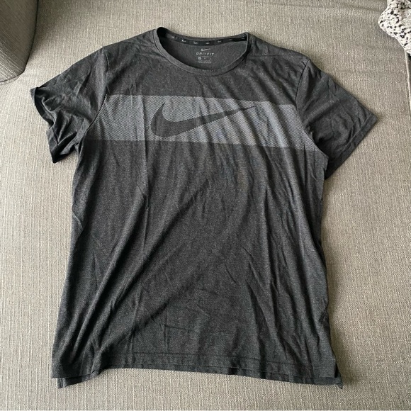 Nike Dri Fit Graphic Tee - Picture 1 of 3